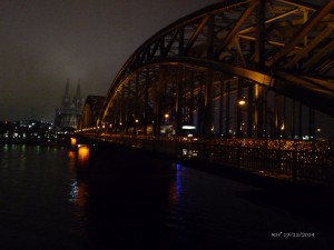 2014-12-17-KoelnHohenzollernDom2