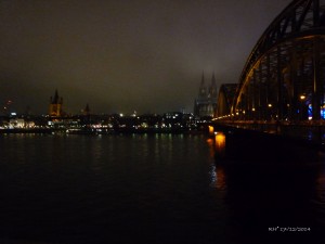 2014-12-17-KoelnHohenzollernDom3